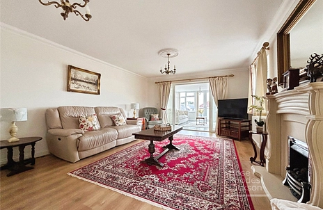 3 bedroom bungalow for sale - Staplers Road, Newport, Isle Of Wight, PO30