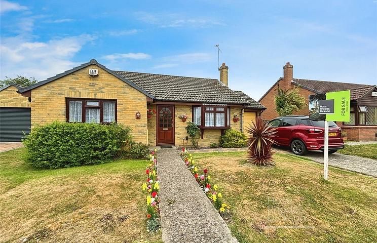 2 bedroom bungalow for sale - Fieldfare Road, Newport, Isle of Wight, PO30