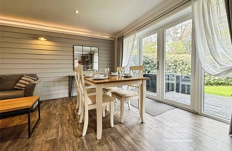 2 bedroom bungalow for sale - The Lakes, Main Road, Rookley, PO38