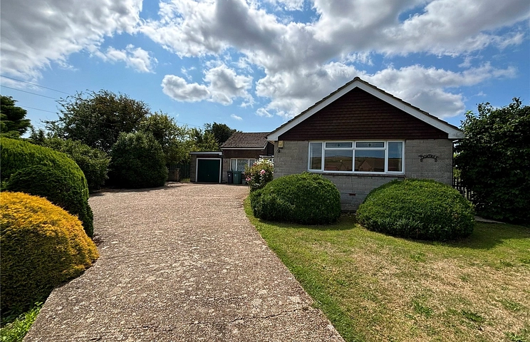 2 bedroom bungalow for sale - Main Road, Arreton, Newport, Isle of Wight, PO30
