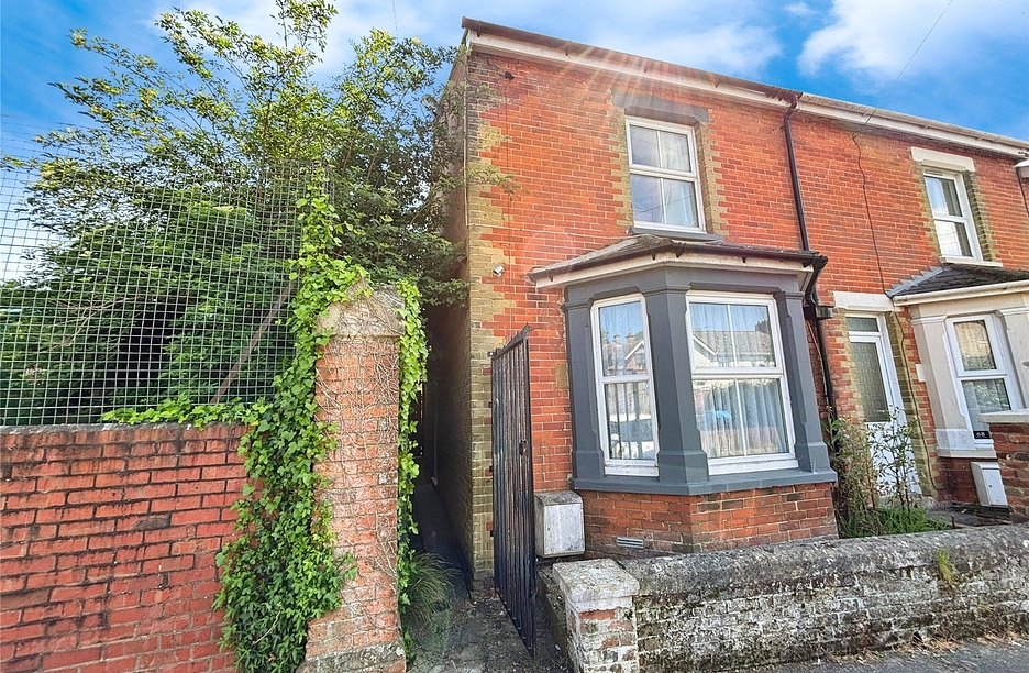 2 bedroom house for sale - Barton Road, Newport, Isle of Wight, PO30