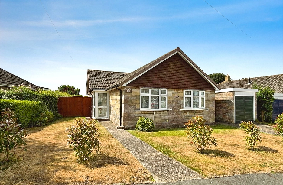 3 bedroom bungalow for sale - Beechcroft Drive, Wootton Bridge, Ryde, Isle of Wight, PO33