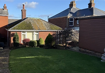 3 bedroom bungalow for sale - Alvington Road, Newport, Isle of Wight, PO30