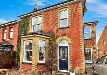 3 bedroom house for sale - Clarence Road, Newport, Isle of Wight, PO30
