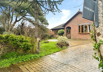 3 bedroom bungalow for sale - Chale Street, Chale Green, Ventnor, Isle of Wight, PO38