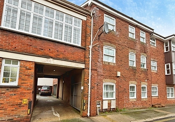 2 bedroom apartment for sale - Crocker Street, Newport, Isle of Wight, PO30