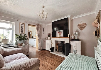 2 bedroom house for sale - Gunville Road, Newport, Isle of Wight, PO30