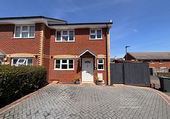 2 bedroom house for sale - Woodbine Close, Newport, Isle of Wight, PO30
