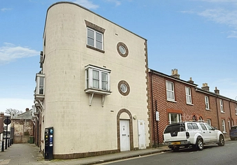 2 bedroom house for sale - Lugley Street, Newport, Isle of Wight, PO30