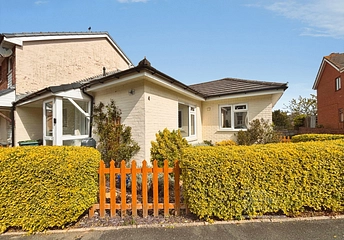 2 bedroom bungalow for sale - Alvington Manor View, Newport, Isle of Wight, PO30