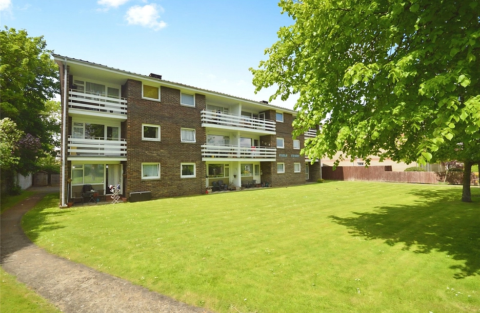 2 bedroom apartment to rent - Field Court, The Mall, Carisbrooke, PO30