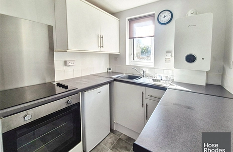 2 bedroom apartment to rent - Mount Pleasant House, Heath Close, Newport, PO30