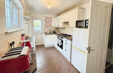 2 bedroom house to rent - Castle Road, PO30