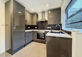 2 bedroom house to rent - East Street, Newport, PO30