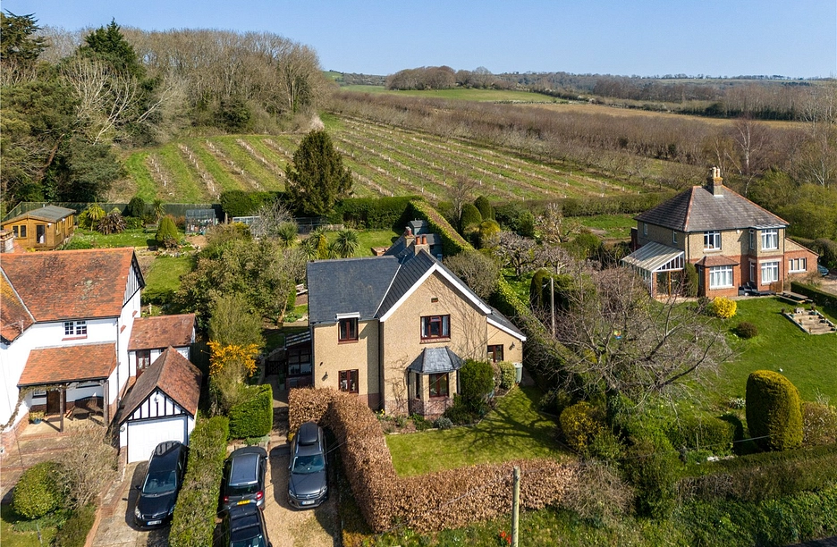 5 bedroom house for sale - Lower Road, Adgestone, Sandown, Isle of Wight, PO36