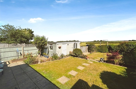 2 bedroom bungalow for sale - Campfield Road, East Cowes, Isle of Wight, PO32