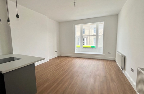 3 bedroom apartment to rent - Cross Street, PO33