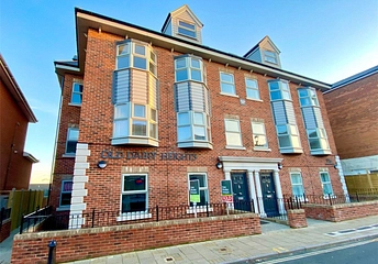 2 bedroom apartment to rent - High Street, Ryde, Isle of Wight, PO33