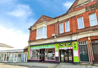 2 bedroom apartment to rent - High Street, Sandown, PO36