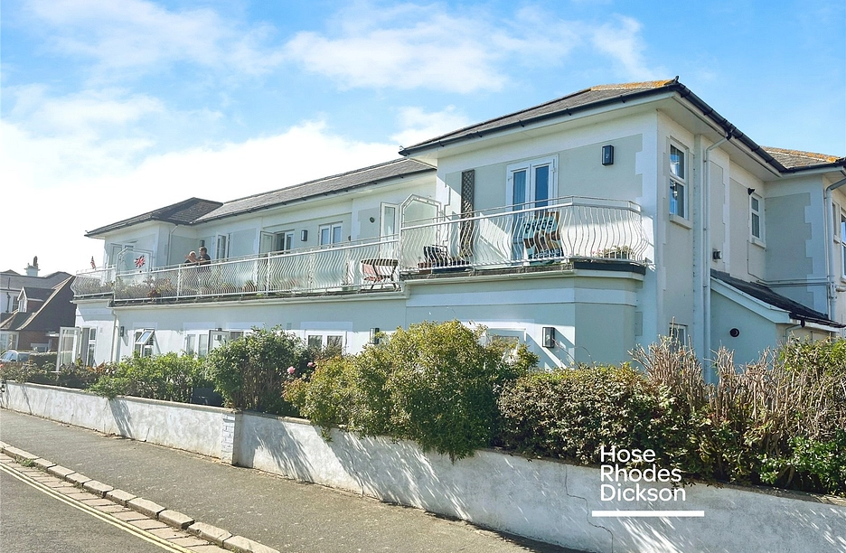 1 bedroom apartment to rent - Cliff House, Cliff Road, Sandown, PO36