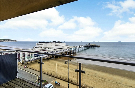 3 bedroom apartment to rent - Sandbanks, Esplanade, Sandown, PO36