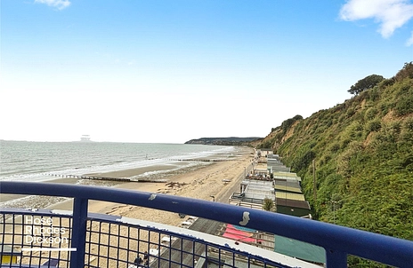 2 bedroom apartment for sale - Esplanade, Sandown, Isle of Wight, PO36