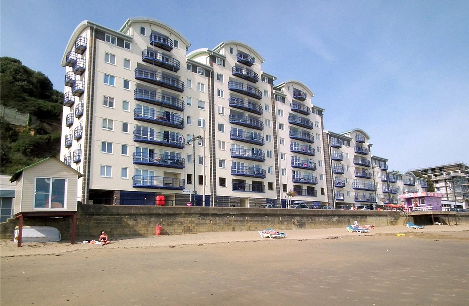 2 bedroom apartment for sale - Esplanade, Sandown, Isle of Wight, PO36
