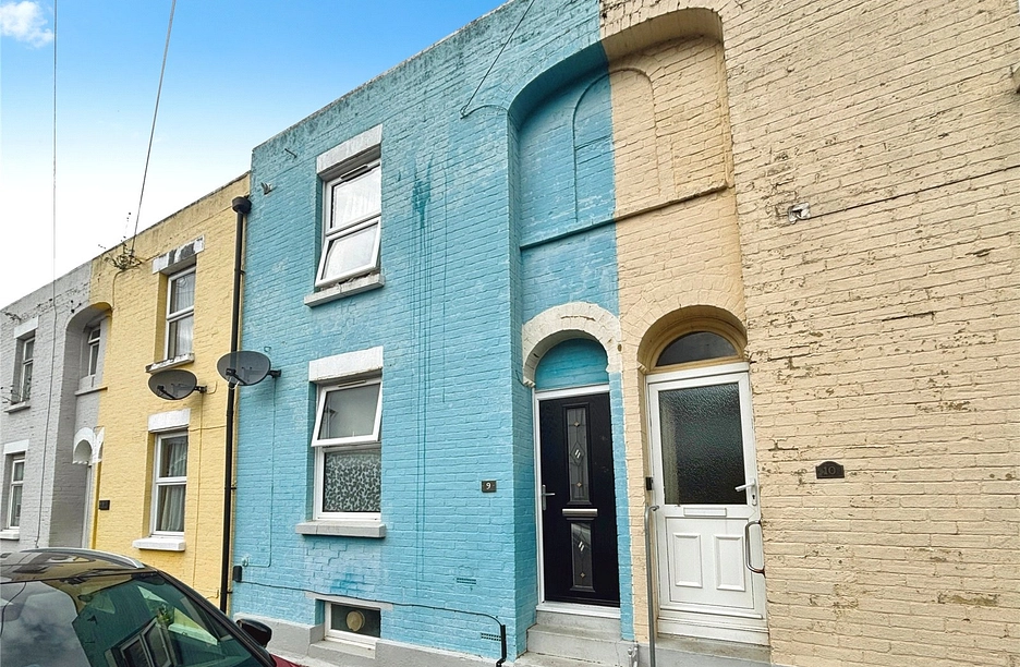 3 bedroom house for sale - Station Road, Sandown, Isle of Wight, PO36