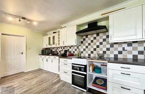 3 bedroom bungalow for sale - West Street, Godshill, Isle of Wight, PO38