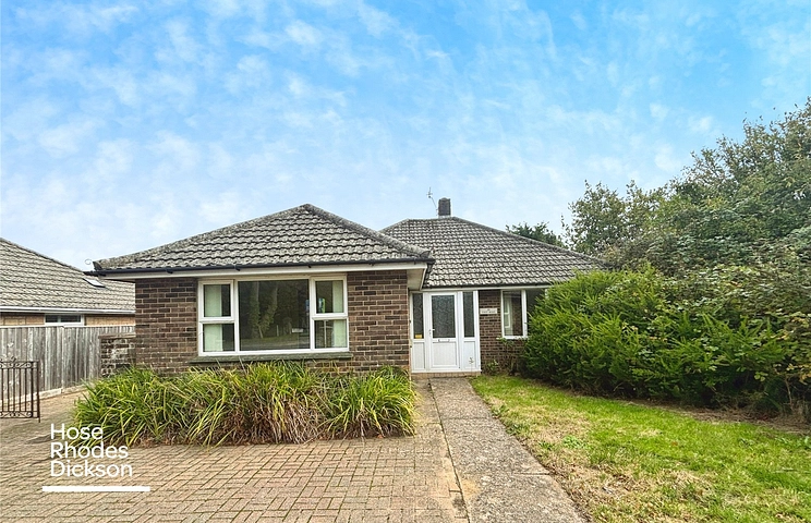 2 bedroom bungalow for sale - Landguard Manor Road, Shanklin, Isle of Wight, PO37