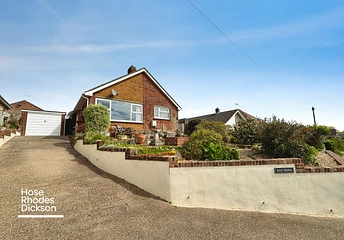 3 bedroom bungalow for sale - Cross Street, Brading, Sandown, Isle of Wight, PO36