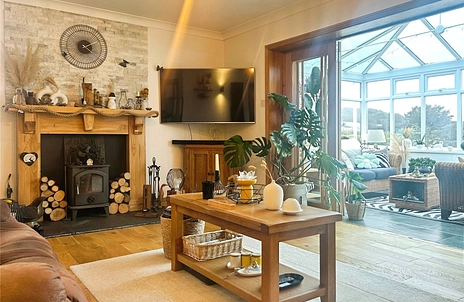 3 bedroom bungalow for sale - Newport Road, Whitwell, Ventnor, Isle of Wight, PO38