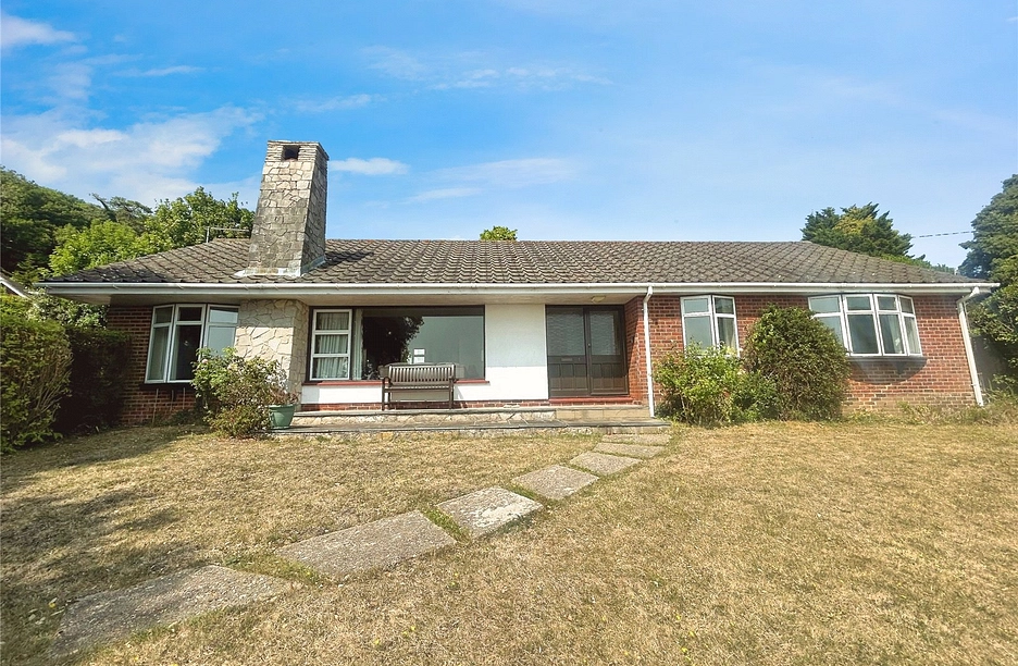 3 bedroom bungalow for sale - Undercliff Drive, St. Lawrence, Ventnor, Isle of Wight, PO38